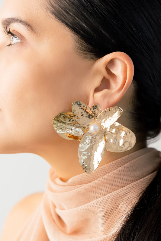 Pearl Flower Earrings 5A